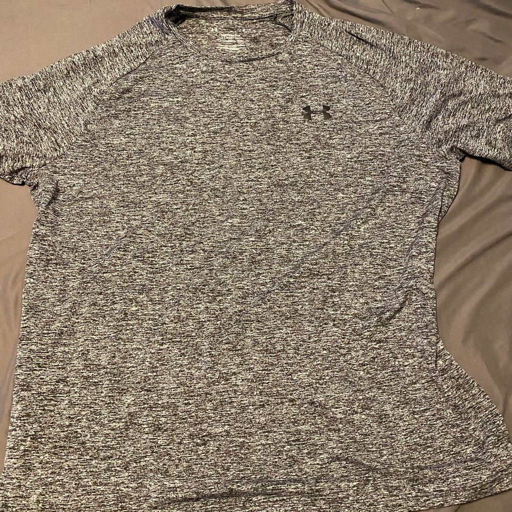 Mens under Armour t shirt grey
